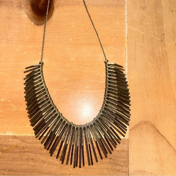 Elegant Gold Necklace - Picture 2 of 2